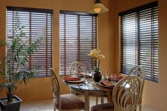 Dining-room-wooden-venetian-blinds