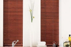 Wood-Venetian-Blinds-Kitchen