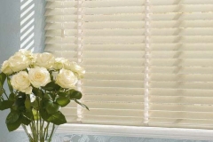 Wood-Venetian-White-with-Tapes